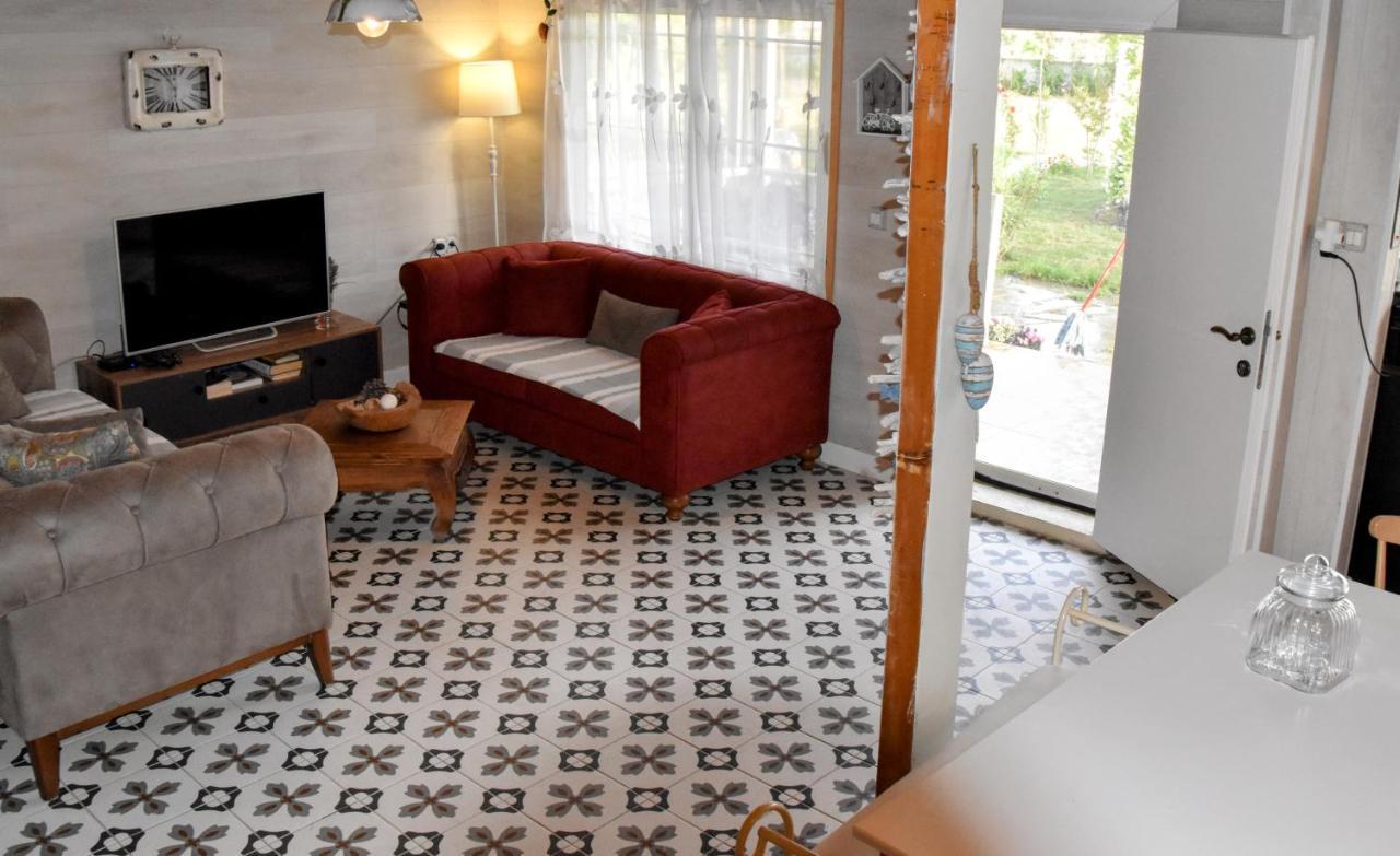 Beachfront, Tirana Guest House Velipojë Екстериор снимка