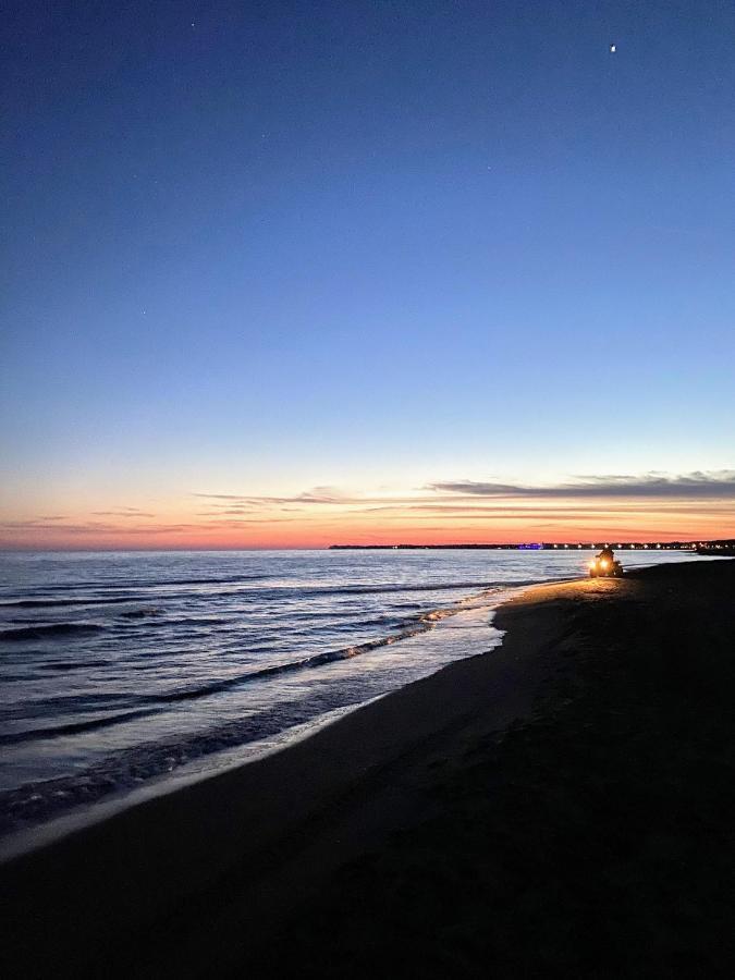 Beachfront, Tirana Guest House Velipojë Екстериор снимка